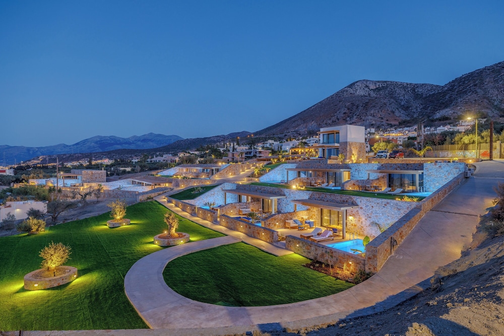 Deos Luxury Suites 43/50