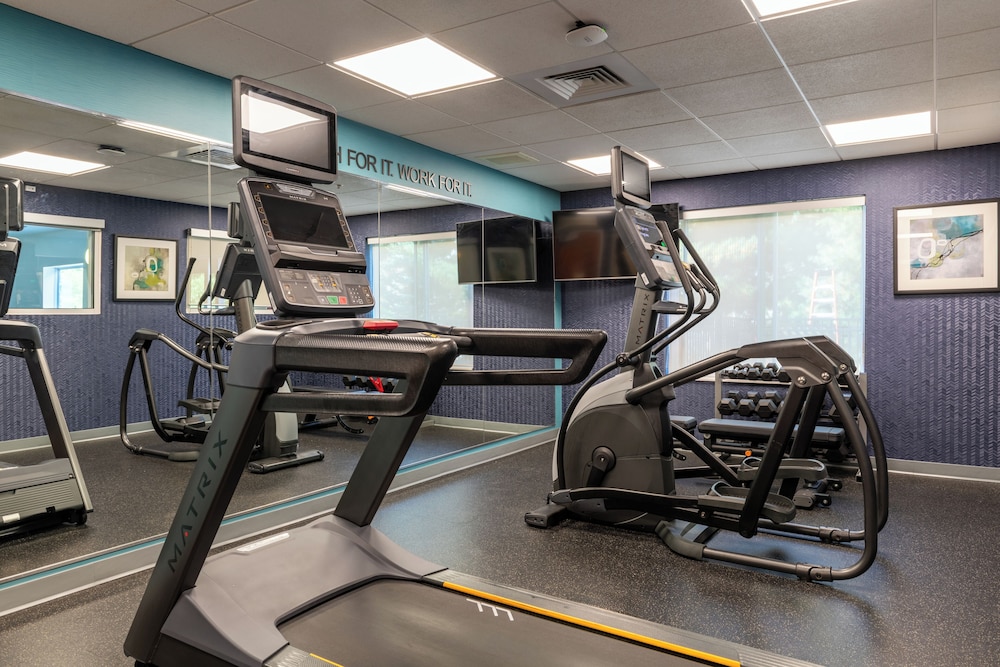 Fairfield Inn Suites Hooksett 26/50