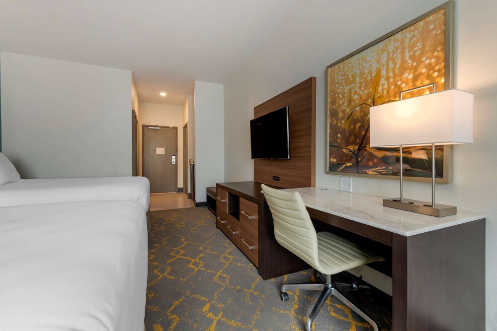 Best Western Plus Isanti 17/41