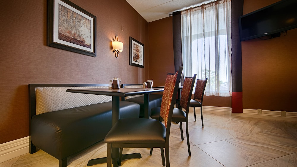 Days Inn by Wyndham Columbia Kentucky 38/52