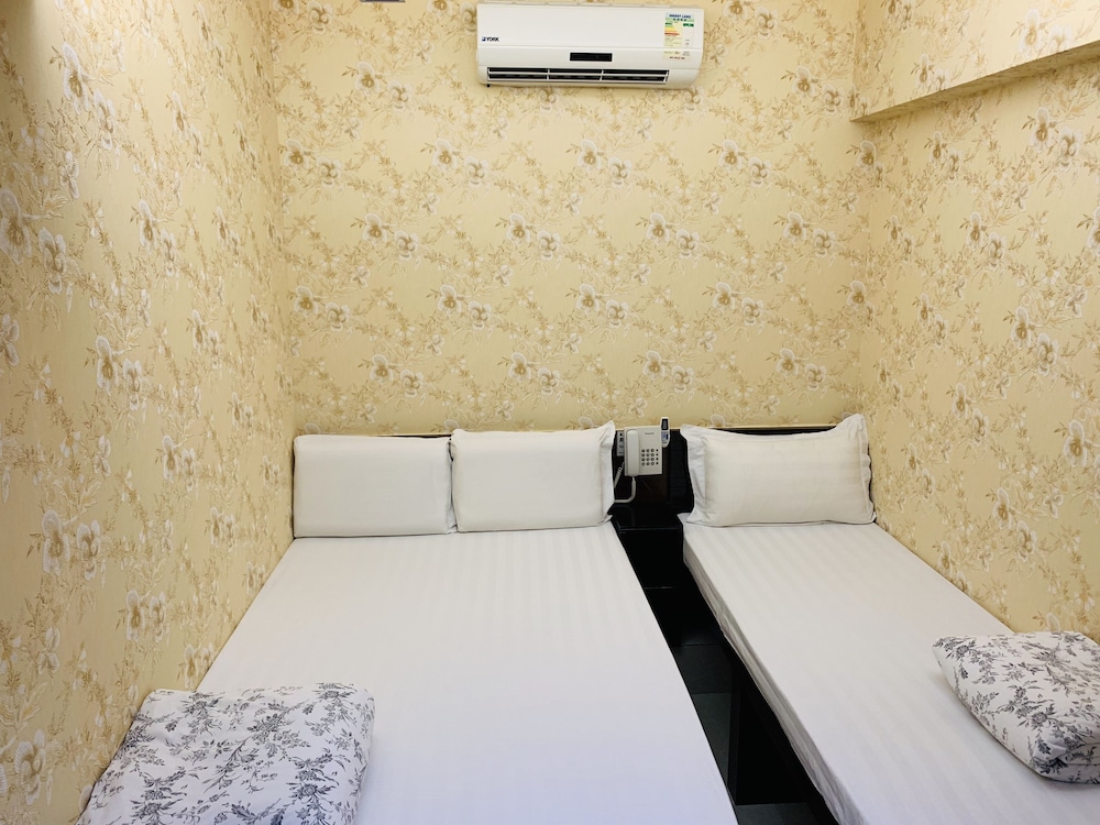 Modern Hotel 17/76