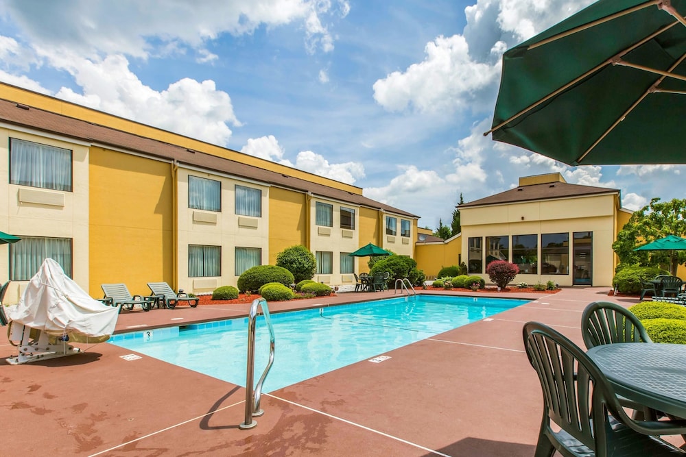 Quality Inn West Of Asheville 3/38