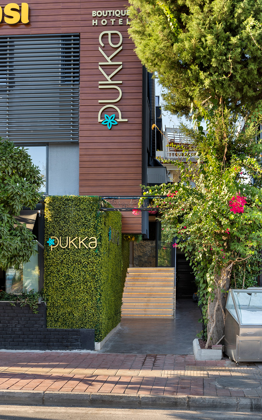 Pukka Boutique Hotel 2/25