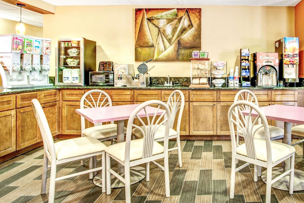 Microtel Inn Suites By Wyndham Newport News Airport 19/26