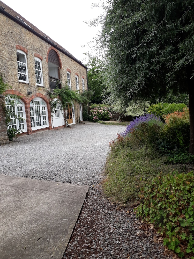 Stoneleigh Barn Bed And Breakfast 13/25