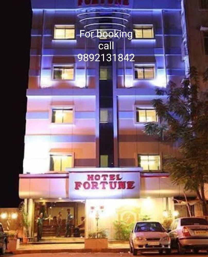 Fortune Hotel 3/39