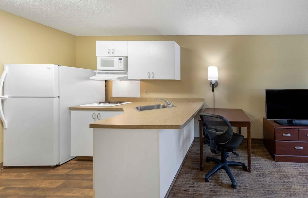 Extended Stay America Los Angeles - Burbank Airport 50/57