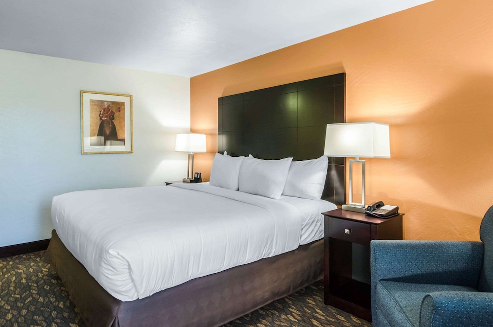 Comfort Inn & Suites Ashland, OR 18/40