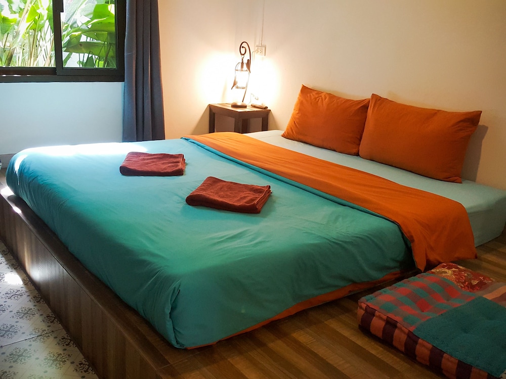 2 BEDROOMS, FAMILY, DOUBLE BED, PRIVATE BATHROOM, GARDEN AREA
