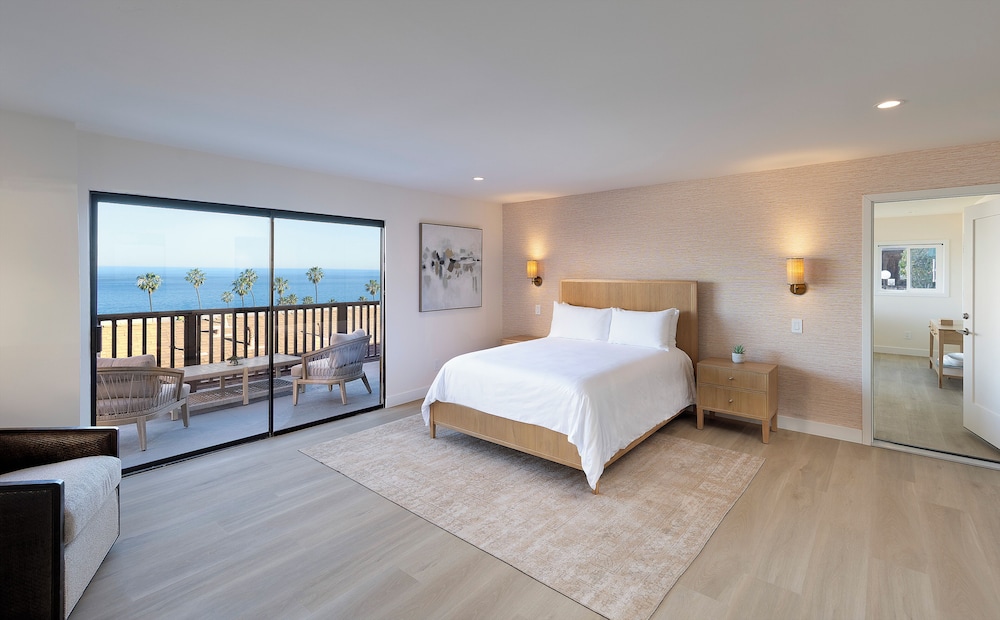 Connecting, 2 King Beds, Ocean View, Stair Access Only, Terrace