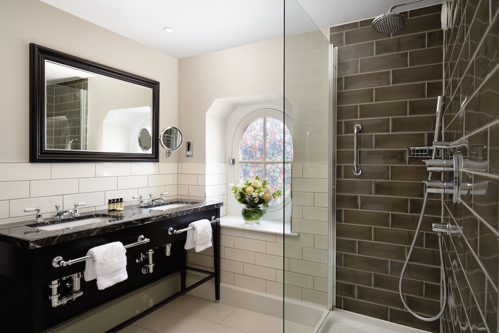 Luxury, King Bed, The Baileys Hotel London 5/6