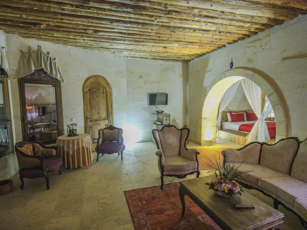Kalsedon Cave Suites 12/28
