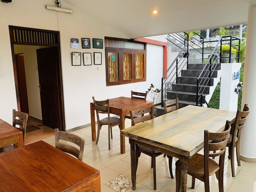 Sams Guest House 26/36