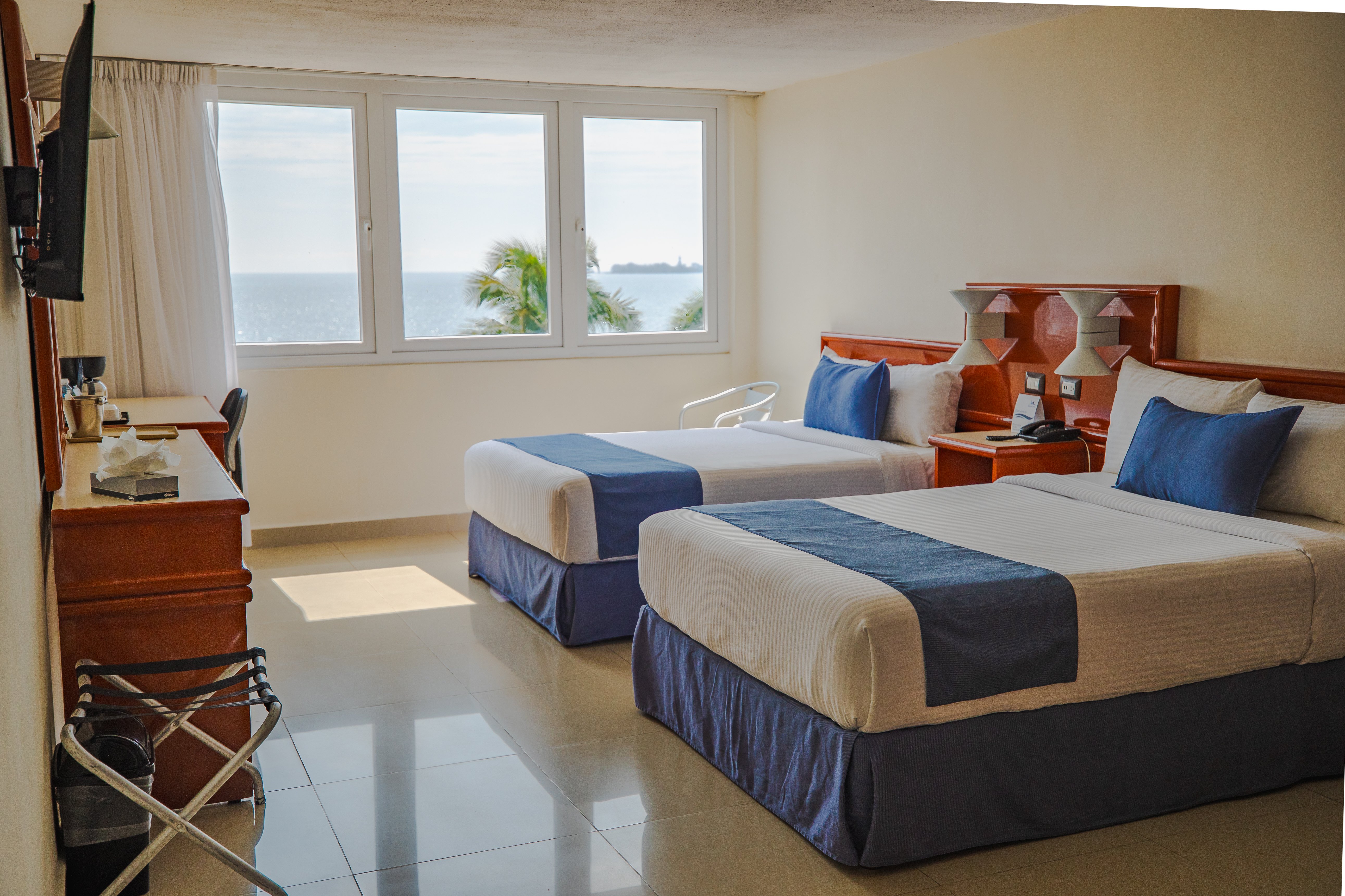 Hotel Hostal de Cortes 7/15