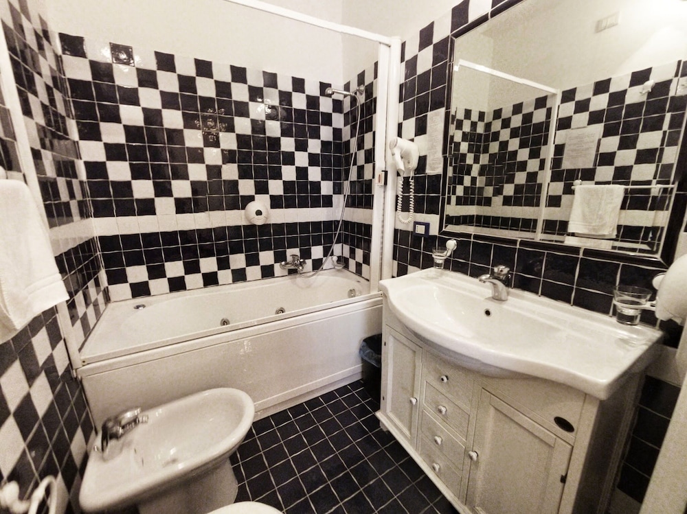 غرفة بسرير مزدوج أو سريرين منفصلين، Colosseo Rooms 3/3