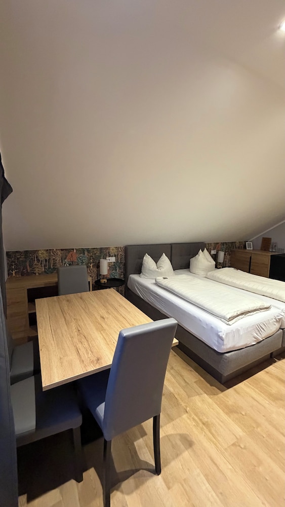 Hotel Senator 25/34