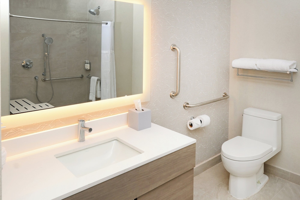 Holiday Inn Express And Suites Monterrey Sendero, San Nicolas de los Garza 48/50