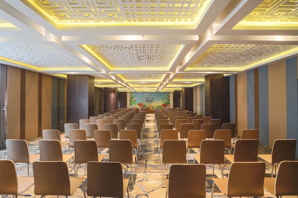 Haian Beach Hotel And Spa 57/71