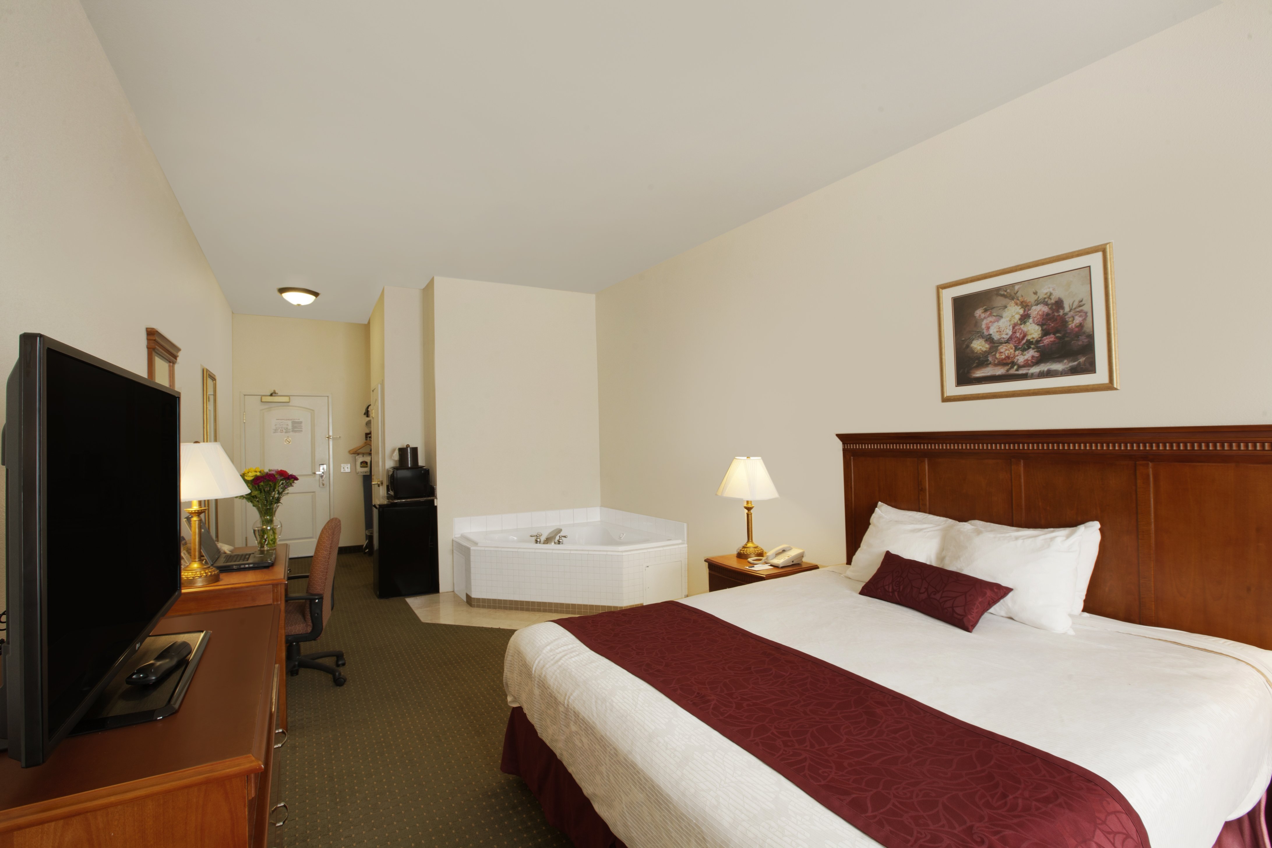 Best Western Plus Lake Elsinore Inn & Suites 19/53