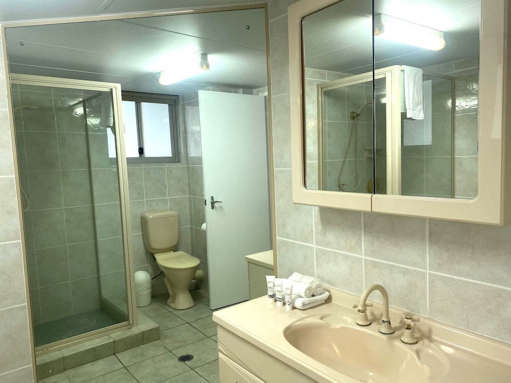 Hi Surf Beachfront Apartments 77/78