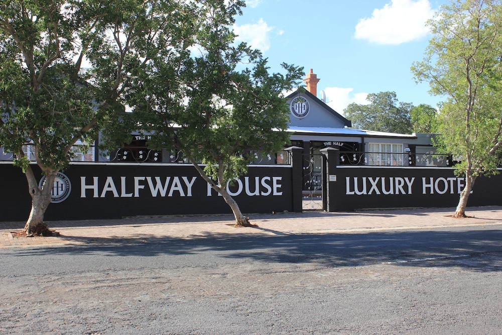 Halfway House Hotel 41/50