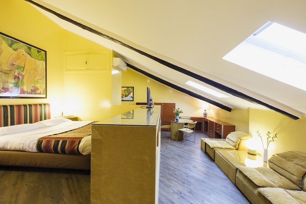 Residence Sacchi 19/80