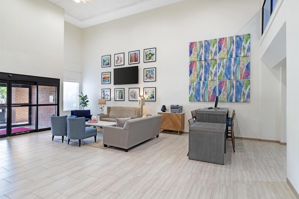 Best Western Plus Executive Hotel Suites 23/50