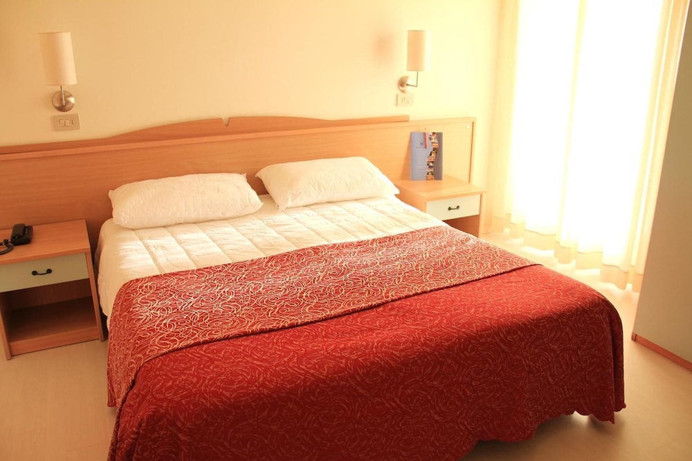 BUDGET, DOUBLE BED