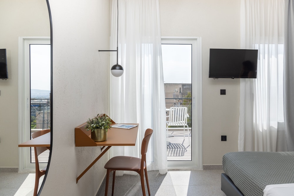 Evripides Hotel 52/69