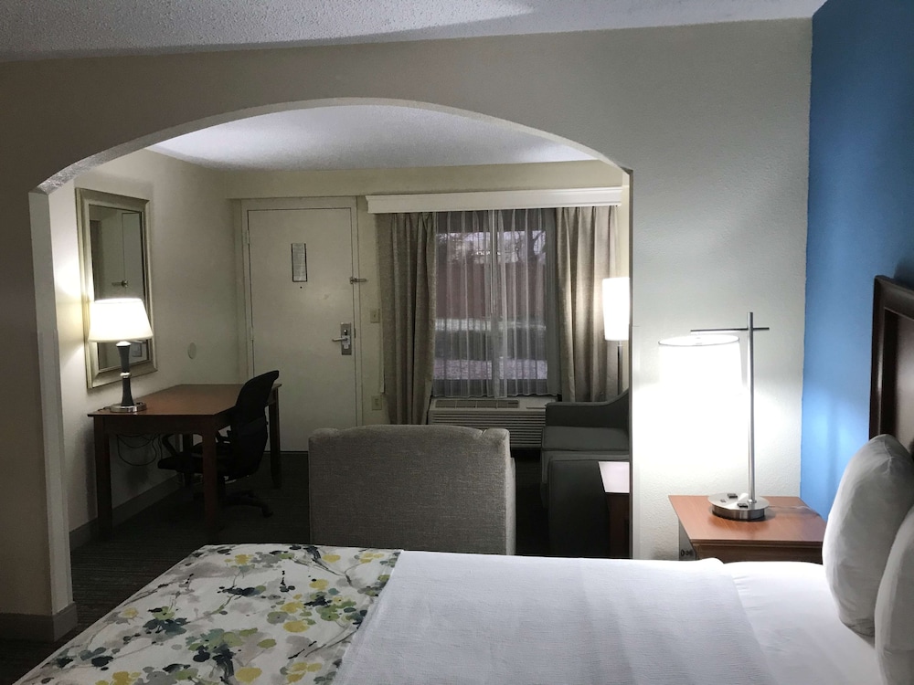 Best Western Inn & Suites Monroe 15/33