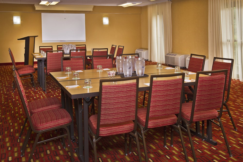 Courtyard by Marriott New Carrollton 26/45