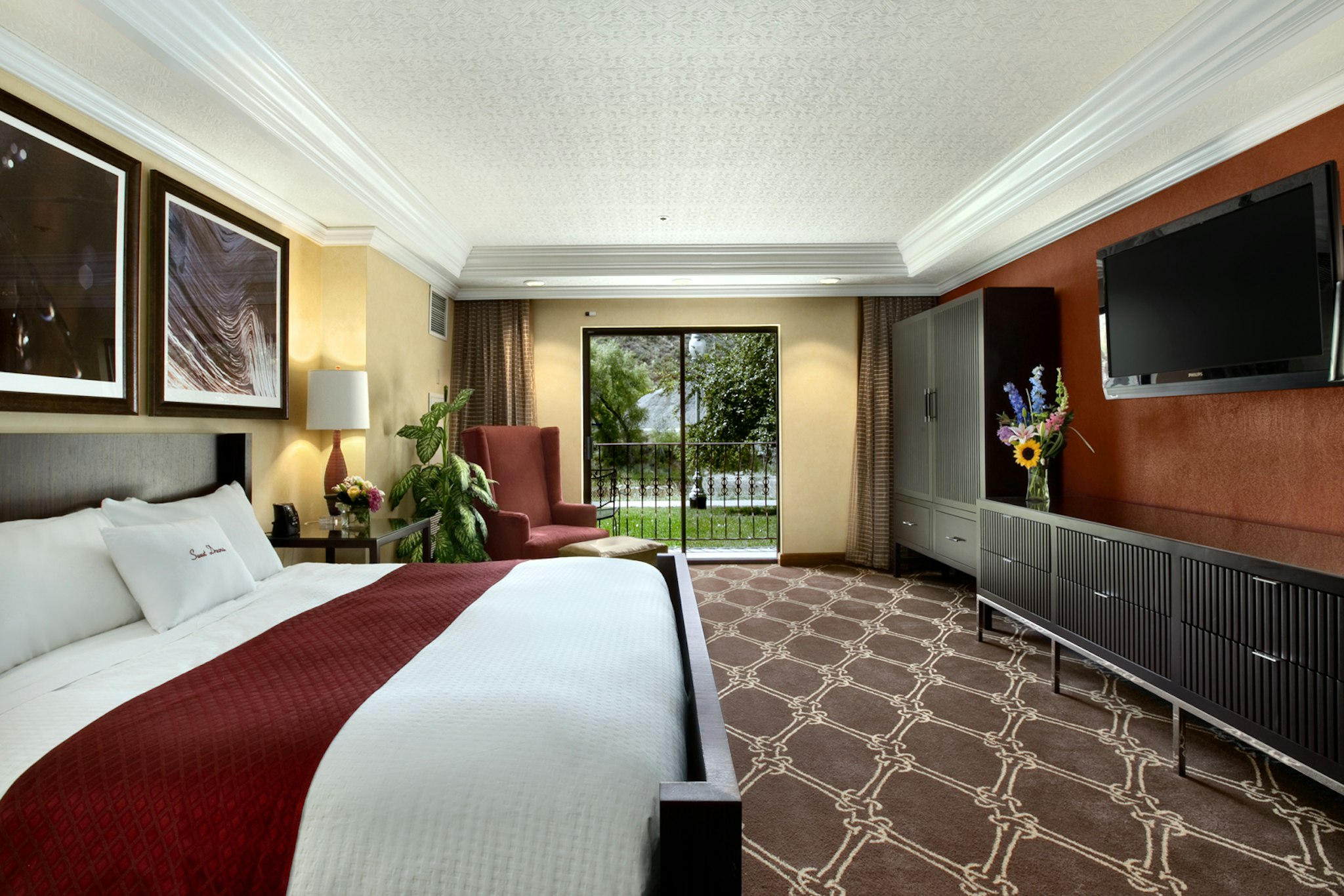 2 Rooms, Suite, King Bed, River View