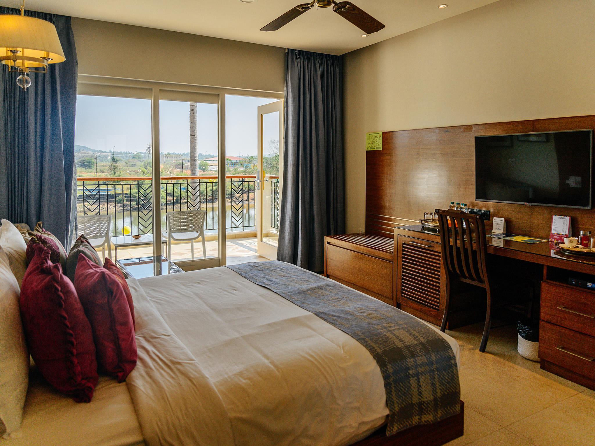 Room, Riverside