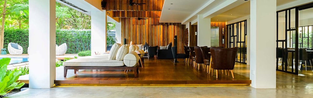 UMA Residence 10/56