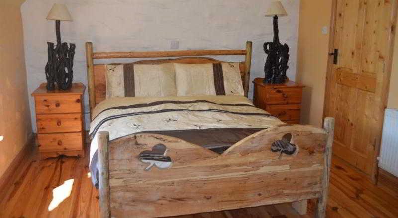 Lissyclearig Thatch Cottage 7/10