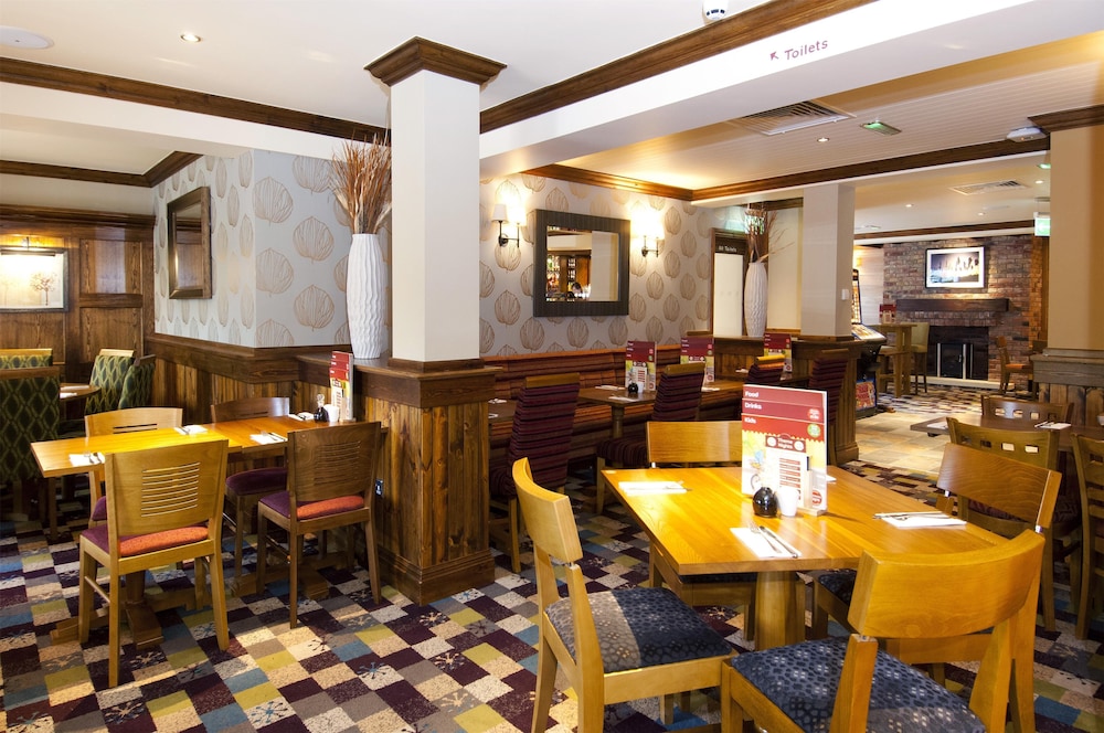 Premier Inn Glastonbury 37/54
