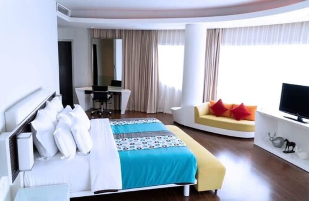 Sensa Hotel 32/64