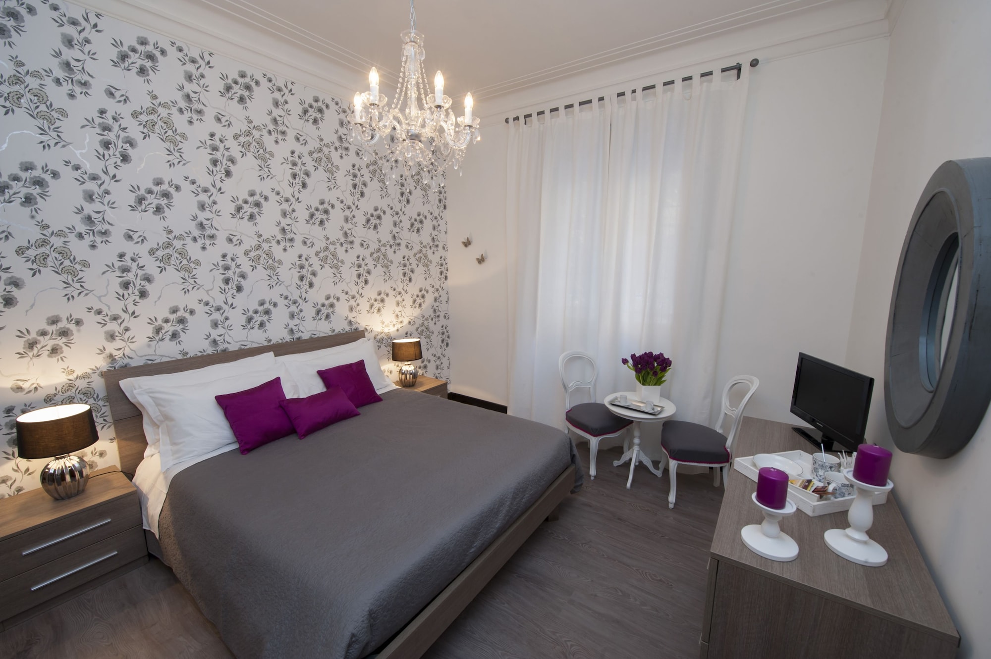 DELUXE, DOUBLE BED