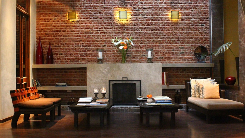 Azur Real Boutique Hotel 51/55