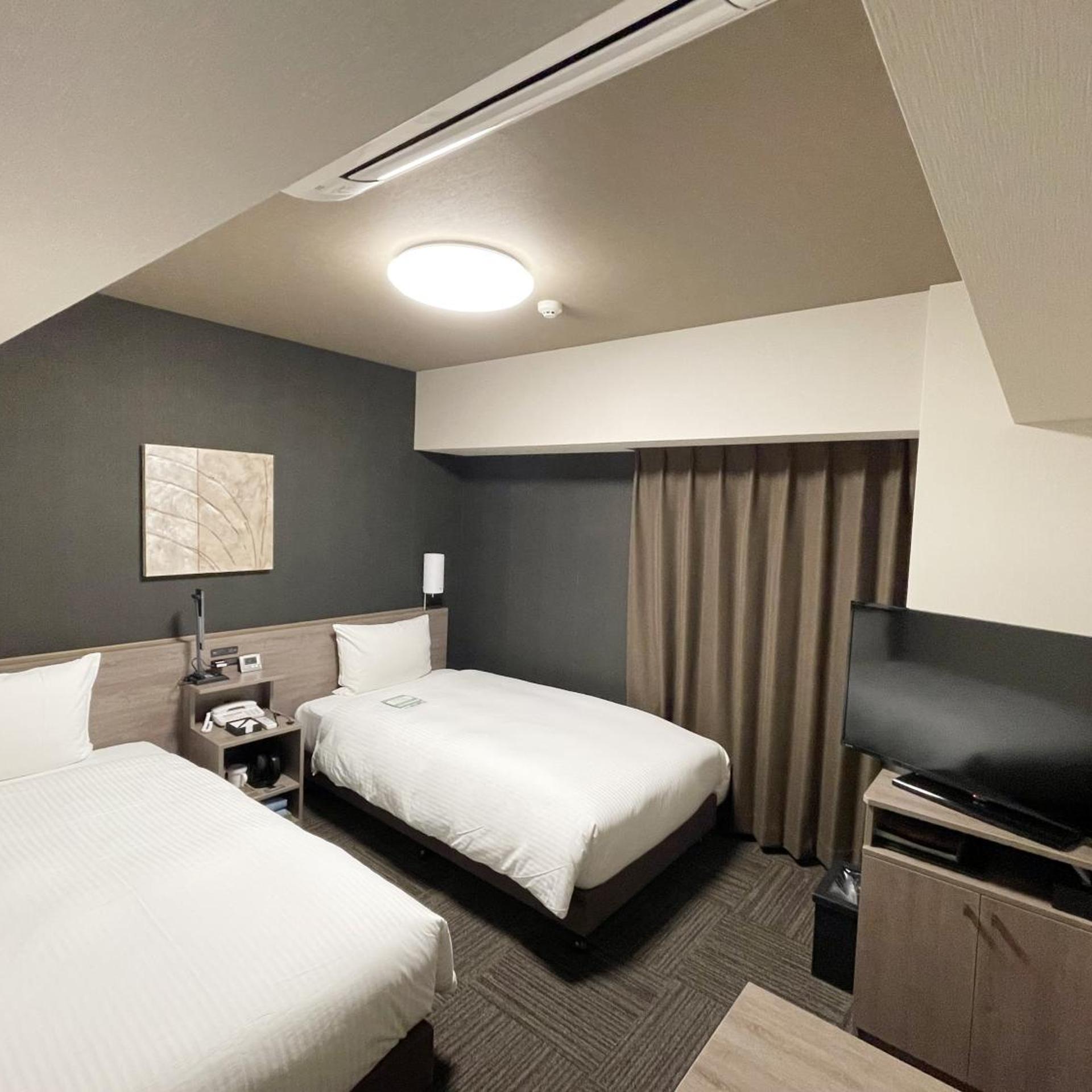 Superior, Twin Beds, Smoking, HOTEL ROUTE-INN Osaka Takaishi Hagoromo Ekimae 3/5