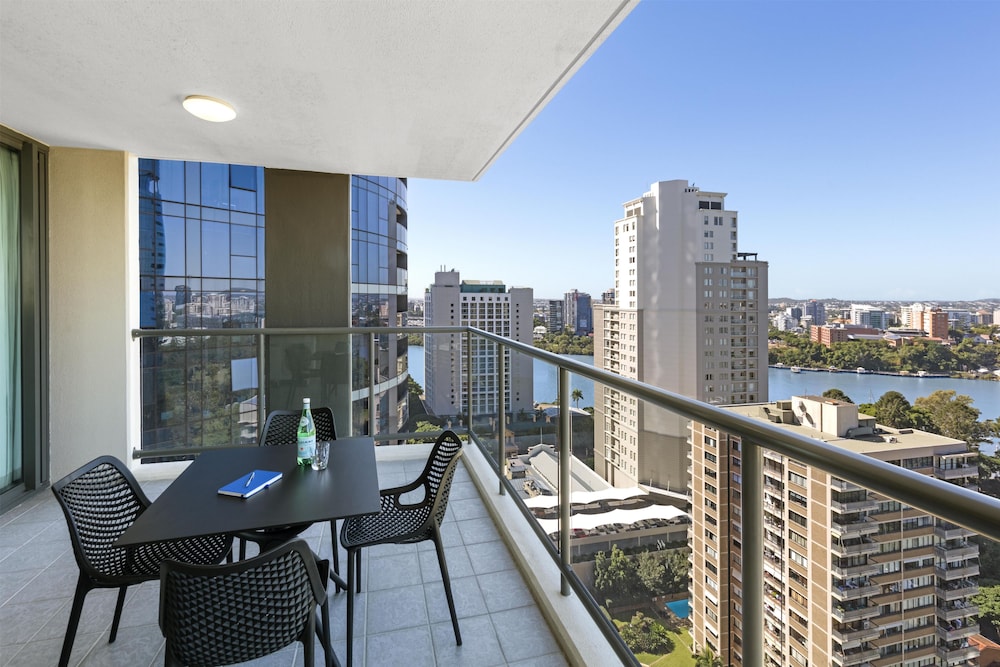 Oaks Brisbane On Margaret Suites 38/64