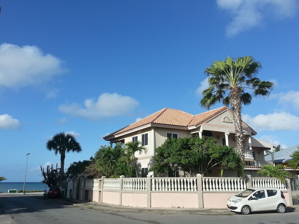 Le Chateau Ocean Villas 33/48