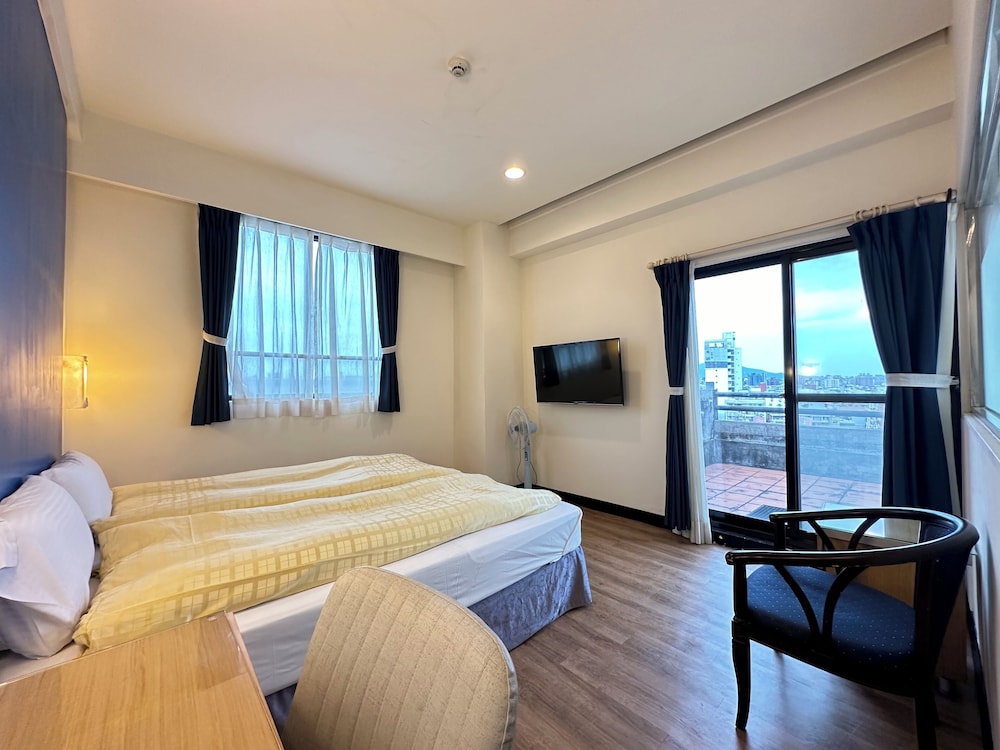 Chientan Youth Hotel 9/42