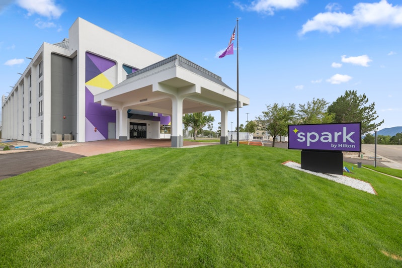 Spark by Hilton Colorado Springs I 25 Central 15/16