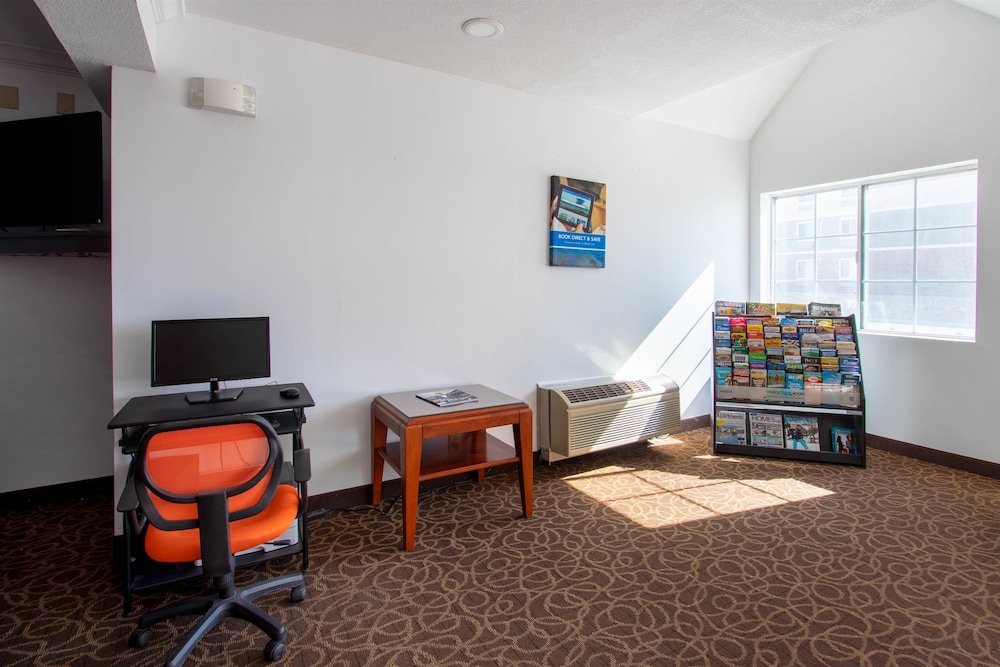 Motel6 El Paso, TX - Southeast 36/45