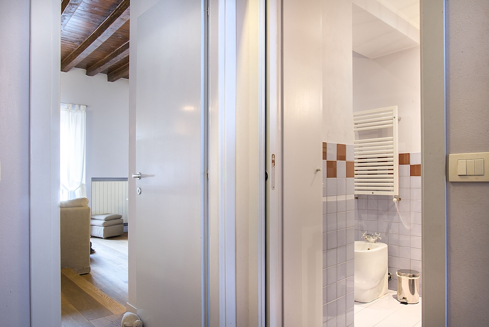 Easyhomes - Porta Venezia Oberdan 23/24