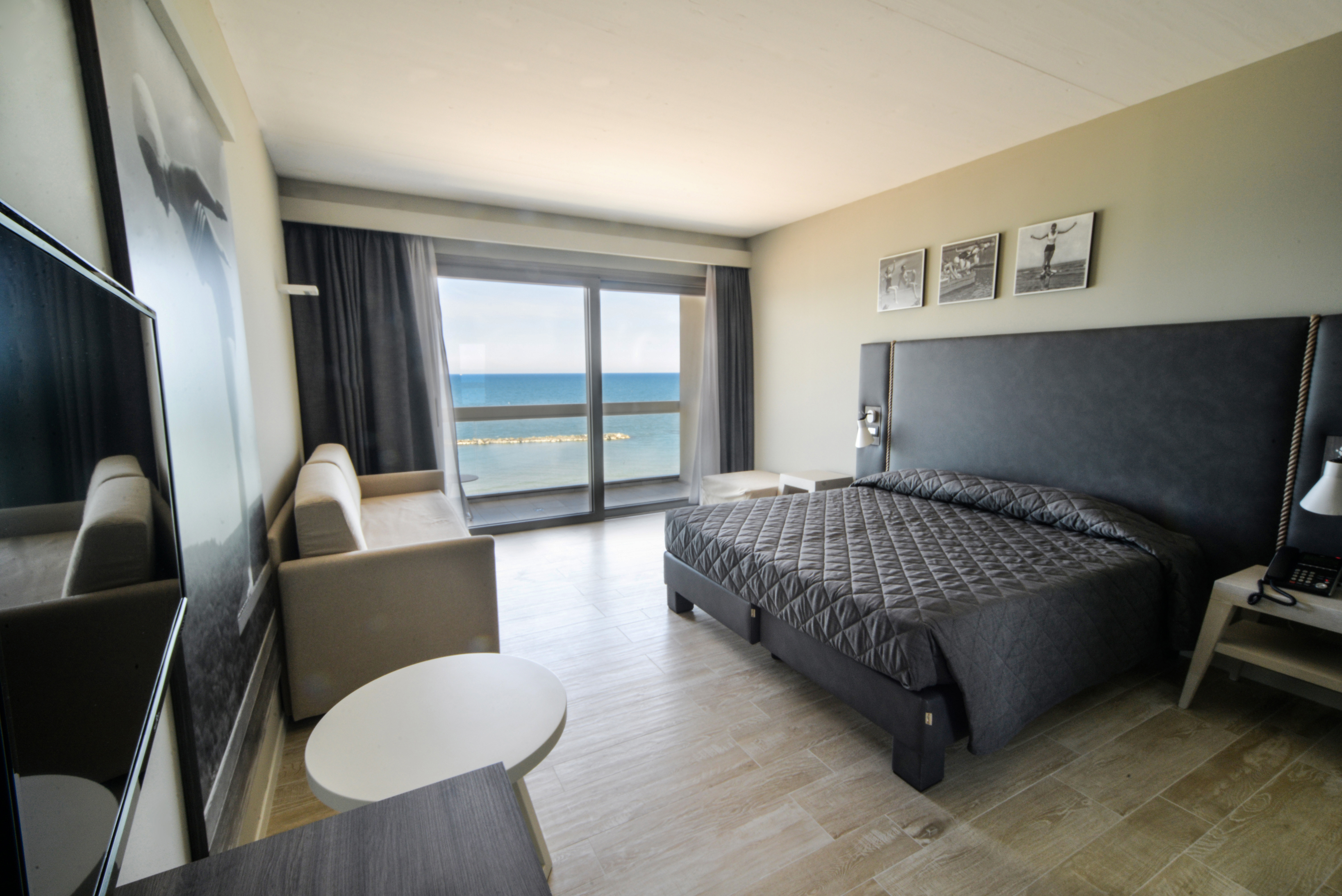 Junior Suite Front Sea View Quad with Kid