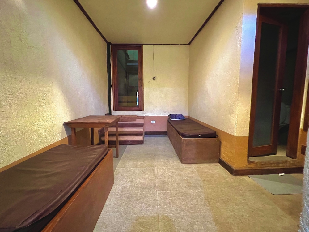 Novie Apos S Tourist Inn 37/50