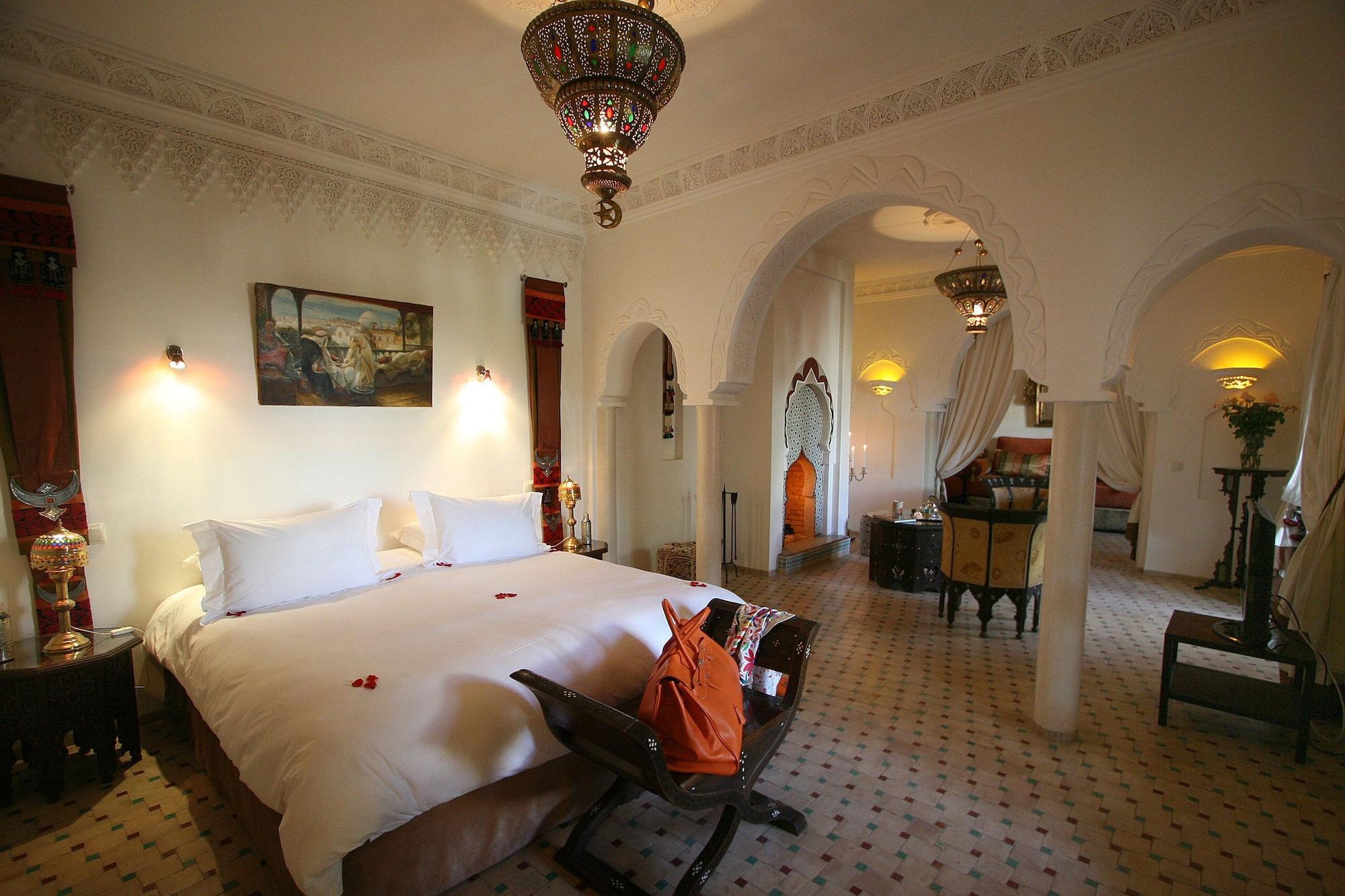 Royal, Oriental, Pearl, Suite