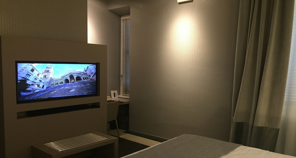 Private Luxury Suite 49/69
